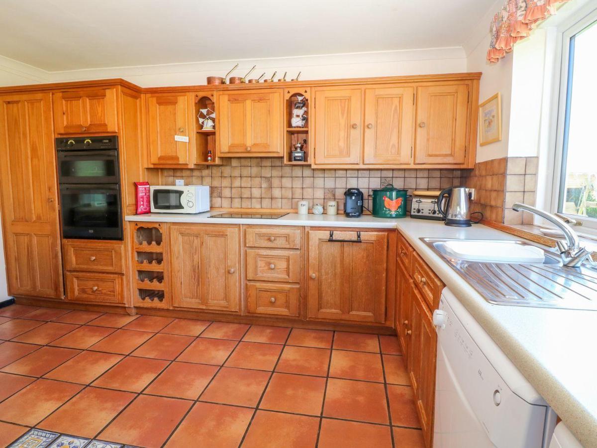 Charming 2 Bed House Near Rhoscolyn Discounts For Villa Holyhead Eksteriør bilde