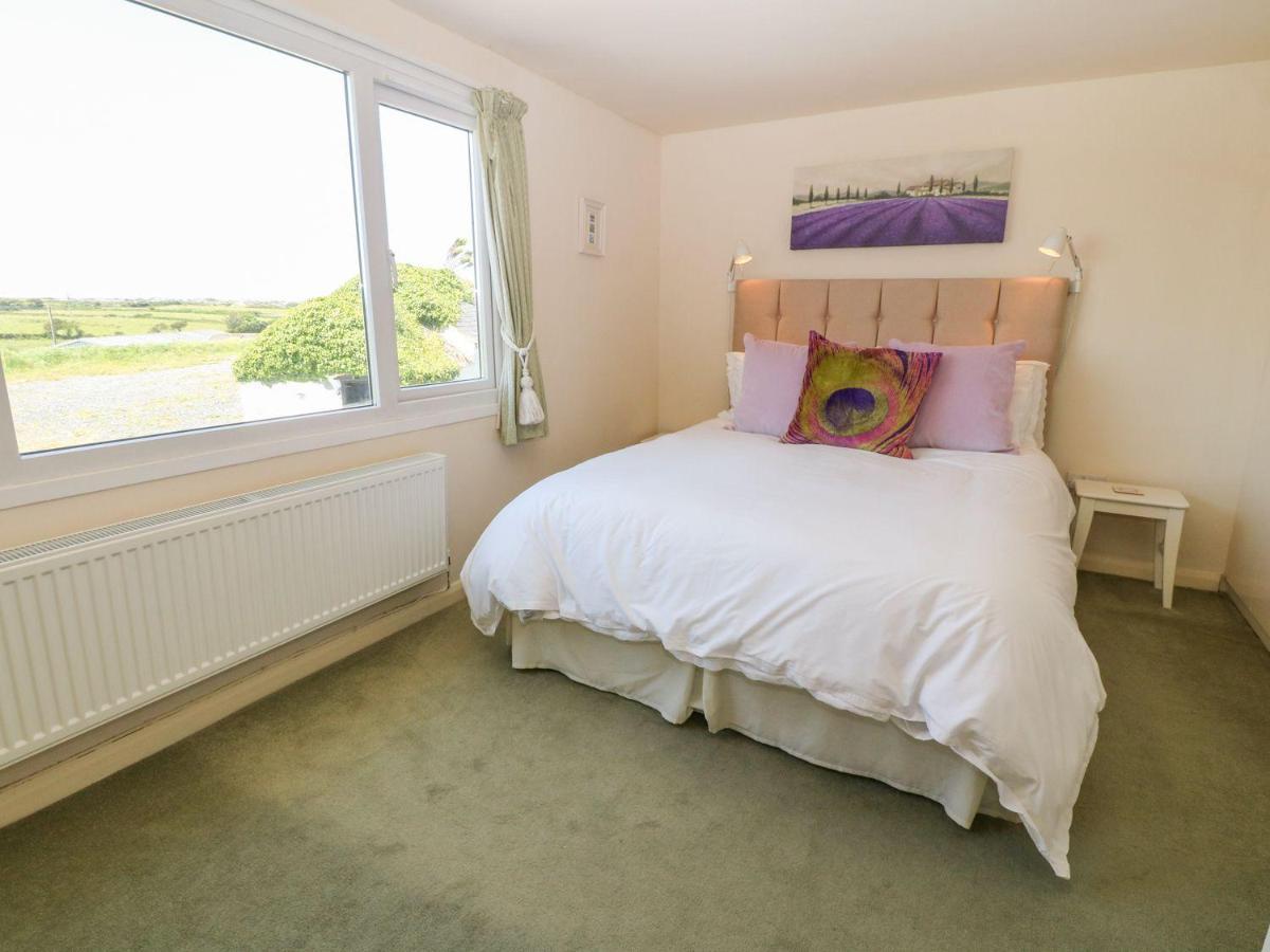 Charming 2 Bed House Near Rhoscolyn Discounts For Villa Holyhead Eksteriør bilde