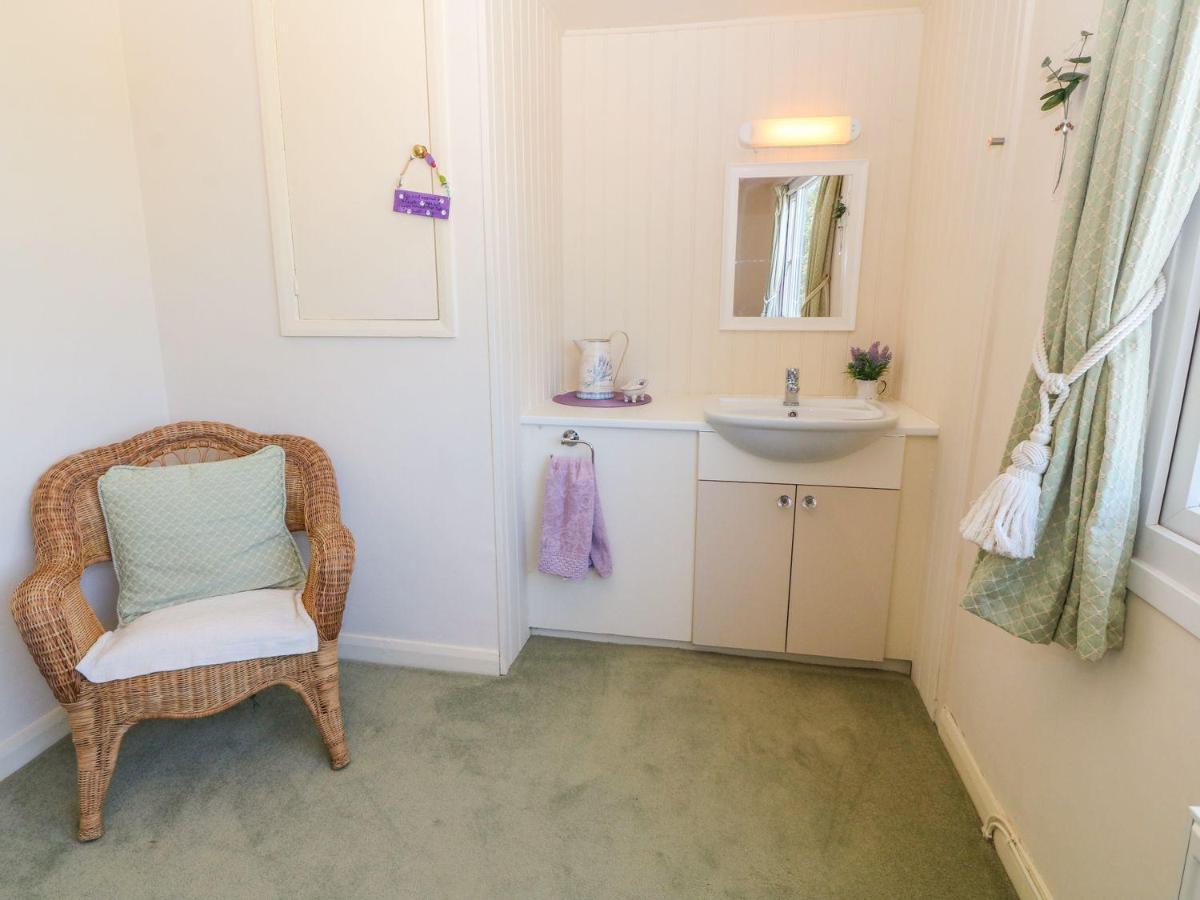 Charming 2 Bed House Near Rhoscolyn Discounts For Villa Holyhead Eksteriør bilde