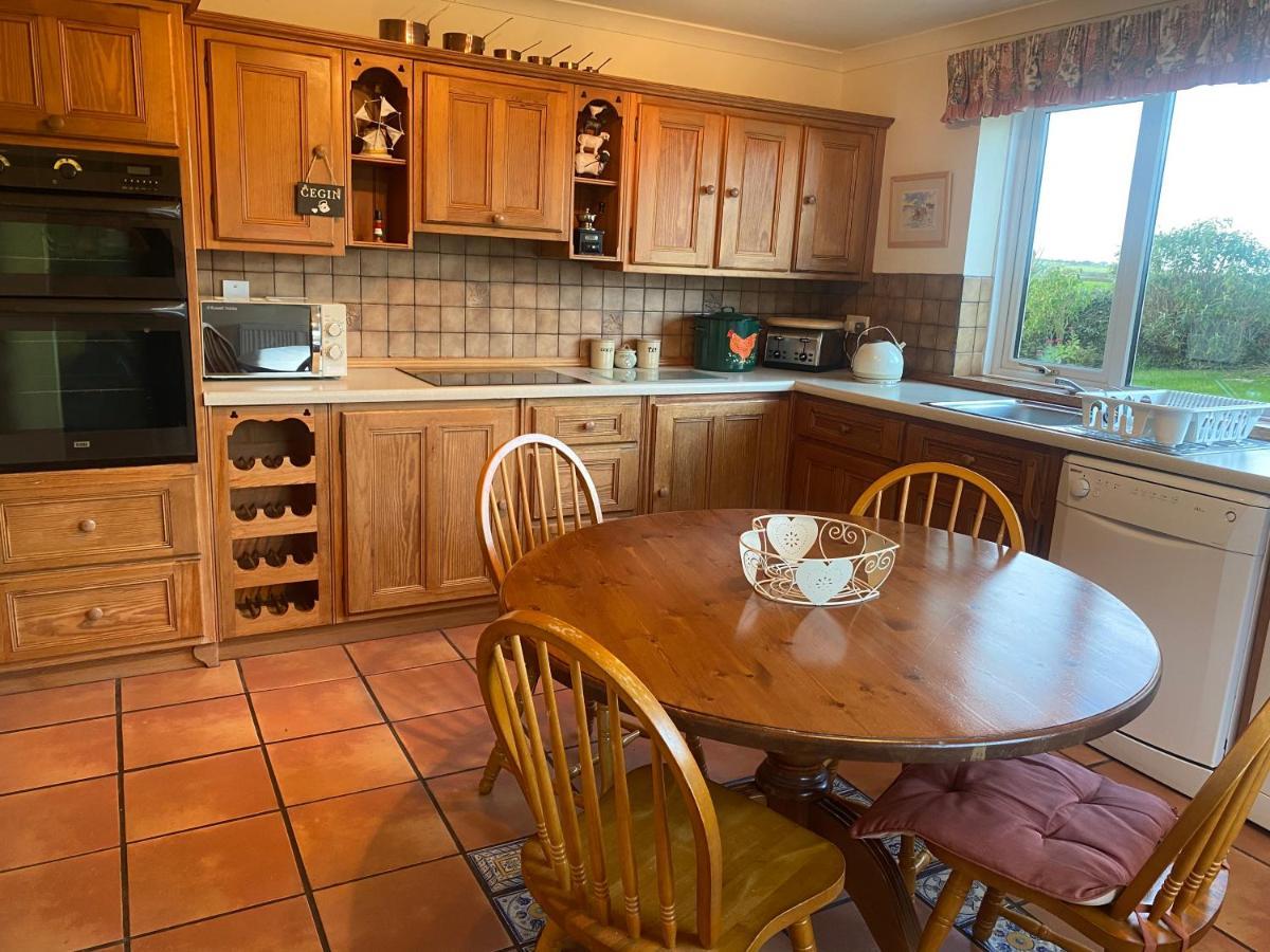 Charming 2 Bed House Near Rhoscolyn Discounts For Villa Holyhead Eksteriør bilde